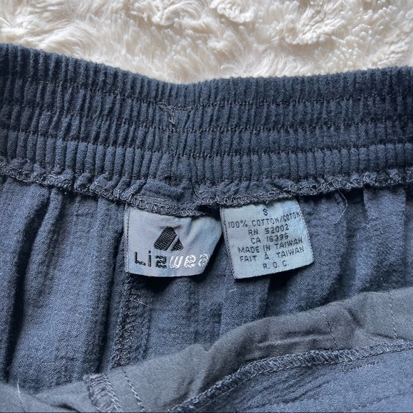 Vintage 90s black cotton gauze pleat front longline pull-on mom shorts LizWear S - Picture 4 of 17